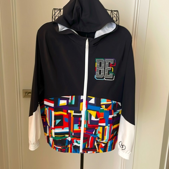 NWT UNDER ARMOUR LIGHTWEIGHT HOODED JACKET - Picture 1 of 8